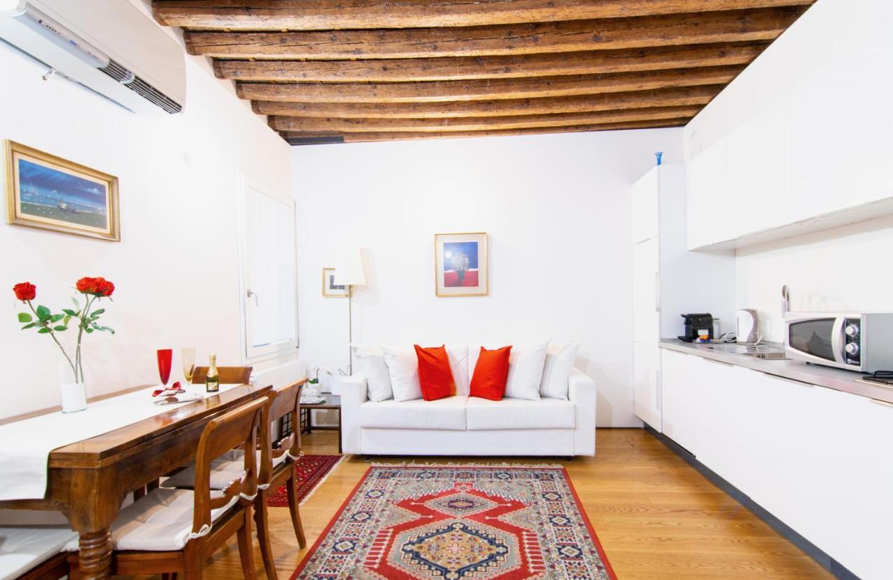Apartament Romantic House